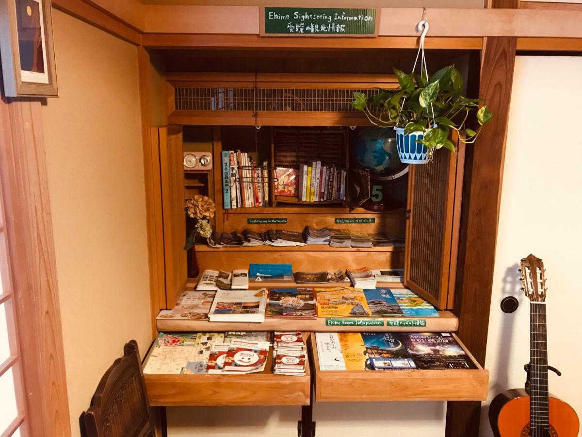 Ropeway St. Guesthouse Matsuyama  Zewnętrze zdjęcie