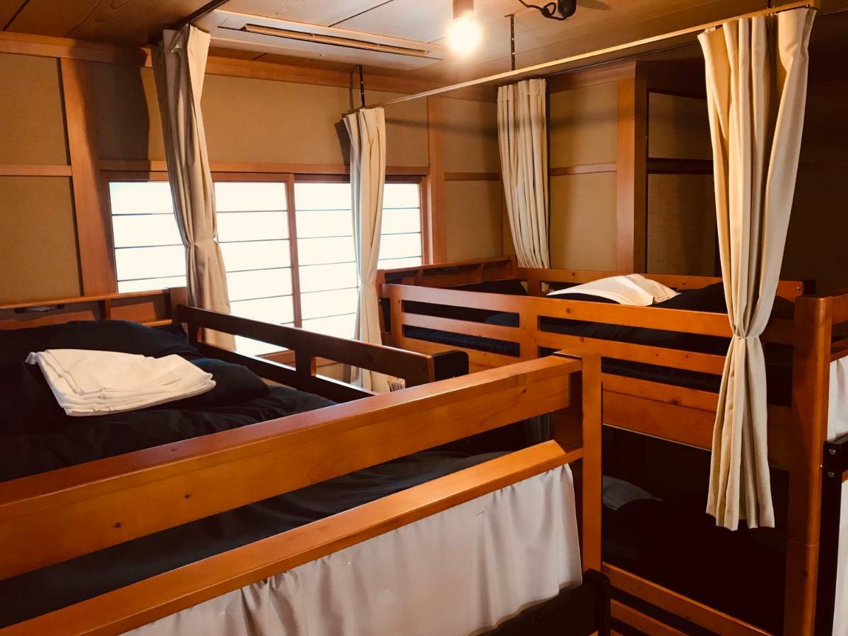 Ropeway St. Guesthouse Matsuyama  Zewnętrze zdjęcie