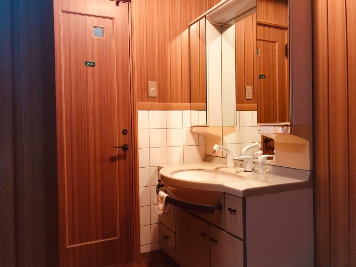Ropeway St. Guesthouse Matsuyama  Zewnętrze zdjęcie